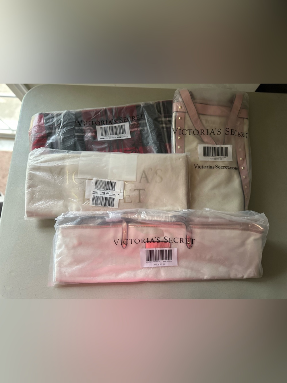 VS Tote BUNDLE NWT Victorias Secret Totes Bags